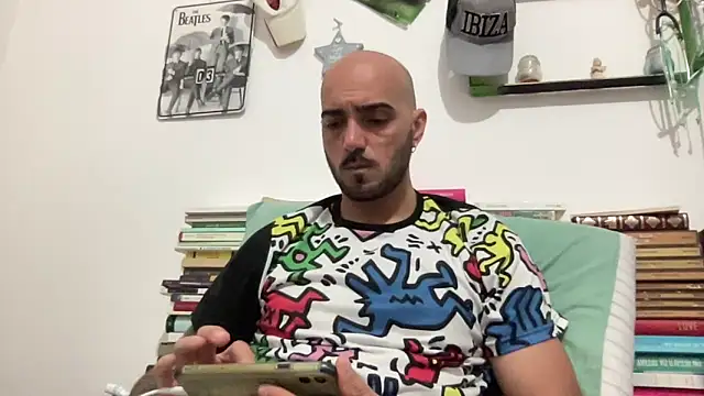Snapshot of alessandromori91 chatting on May 2, 7:19 pm alessandromori91 online show from May 2, 7:19 pm