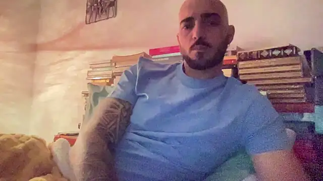 Snapshot of alessandromori91 chatting on May 6, 8:14 pm alessandromori91 online show from May 6, 8:14 pm