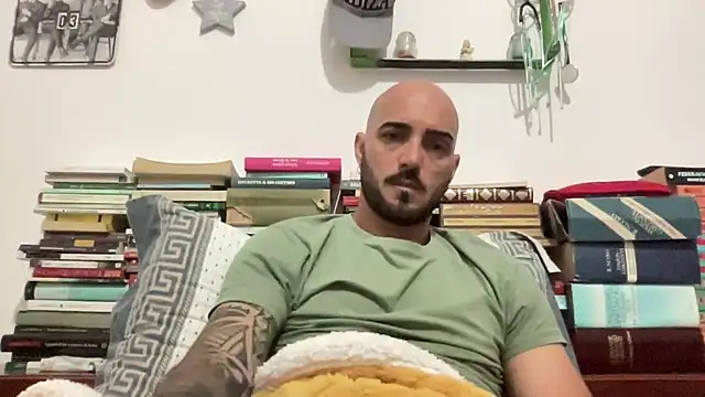 Snapshot of alessandromori91 chatting on May 14, 9:10 pm alessandromori91 online show from May 14, 9:10 pm