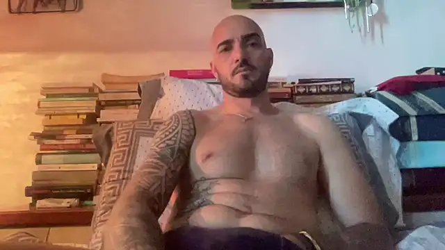 Snapshot of alessandromori91 chatting on May 27, 4:53 am alessandromori91 online show from May 27, 4:53 am