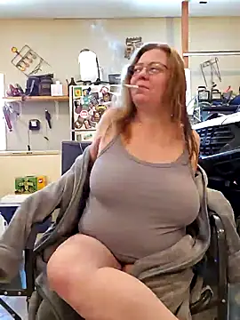 Snapshot of MsShelby40 chatting on January 15, 5:26 pm MsShelby40 online show from January 15, 5:26 pm