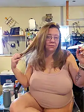 Snapshot of MsShelby40 chatting on February 3, 9:07 pm MsShelby40 online show from February 3, 9:07 pm