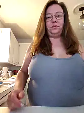 Snapshot of MsShelby40 chatting on February 4, 9:20 pm MsShelby40 online show from February 4, 9:20 pm