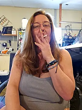 Snapshot of MsShelby40 chatting on March 13, 5:07 pm MsShelby40 online show from March 13, 5:07 pm