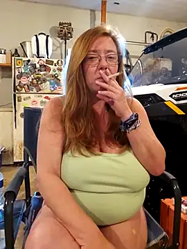 Snapshot of MsShelby40 chatting on October 9, 10:41 pm MsShelby40 online show from October 9, 10:41 pm