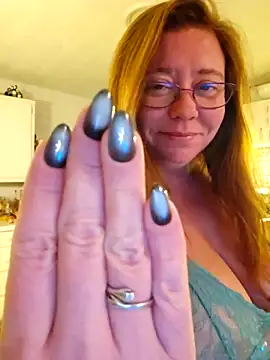 Snapshot of MsShelby40 chatting on November 6, 11:59 pm MsShelby40 online show from November 6, 11:59 pm