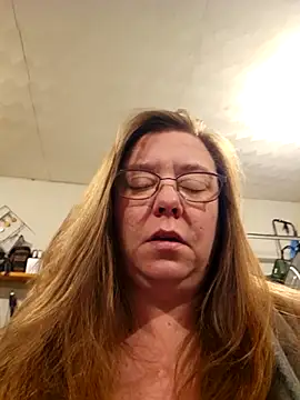 Snapshot of MsShelby40 chatting on December 3, 10:52 pm MsShelby40 online show from December 3, 10:52 pm