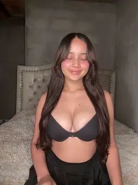 MollySanders    online show from November 18, 10:36 pm