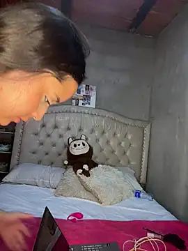 Snapshot of MollySanders___ chatting on July 15, 10:59 pm MollySanders online show from July 15, 10:59 pm