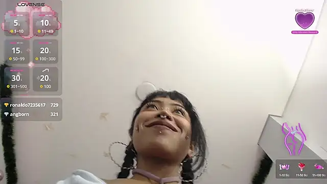 Snapshot of Violetta_Suky chatting on January 27, 4:33 pm Violetta Suky online show from January 27, 4:33 pm