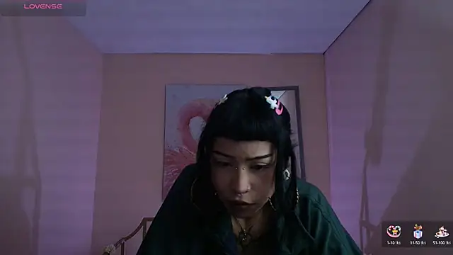 Snapshot of Violetta_Suky chatting on February 10, 1:01 pm Violetta Suky online show from February 10, 1:01 pm