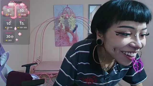 Snapshot of Violetta_Suky chatting on March 15, 1:51 pm Violetta Suky online show from March 15, 1:51 pm