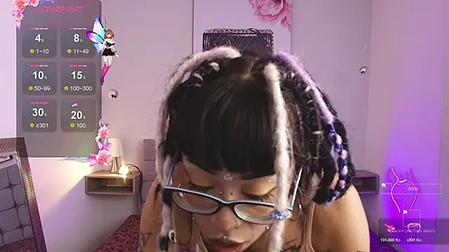 Snapshot of Violetta_Suky chatting on October 1, 3:29 pm Violetta Suky online show from October 1, 3:29 pm
