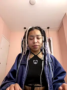 Snapshot of Violetta_Suky chatting on October 9, 12:58 pm Violetta Suky online show from October 9, 12:58 pm