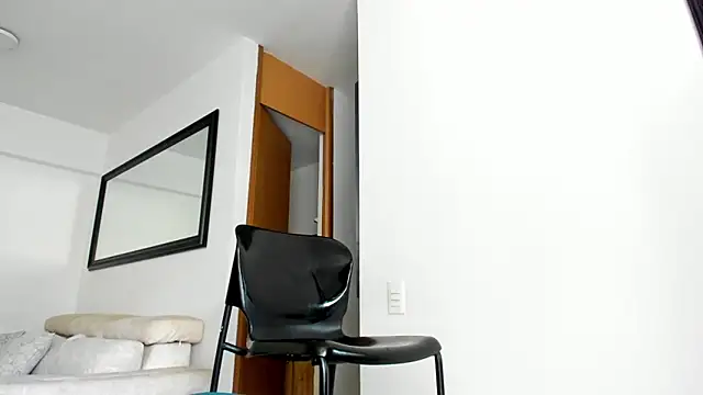 Snapshot of smit_hot_sr chatting on June 28, 3:29 pm smit hot sr online show from June 28, 3:29 pm