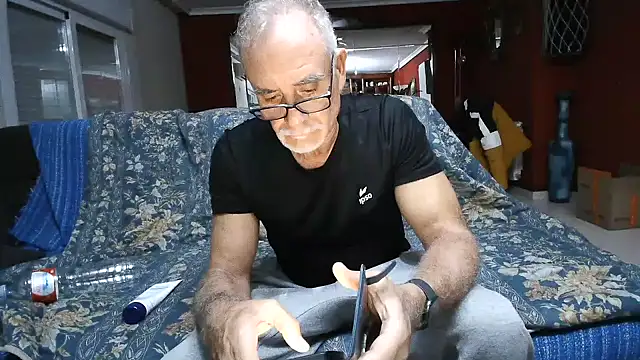 maduroguapo online show from December 18, 5:21 pm