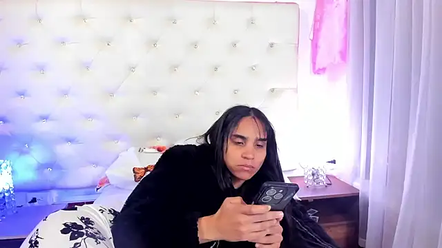 sophie pariss online show from February 27, 10:15 am