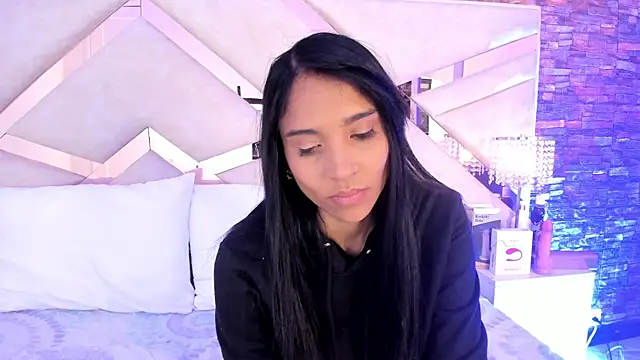 sophie pariss online show from October 9, 2:20 am