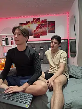Alex and Fabian online show from May 1, 2:38 am