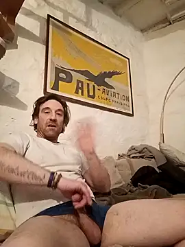 Snapshot of Crookedcook82@xh chatting on March 29, 7:58 pm Crookedcook82xh online show from March 29, 7:58 pm