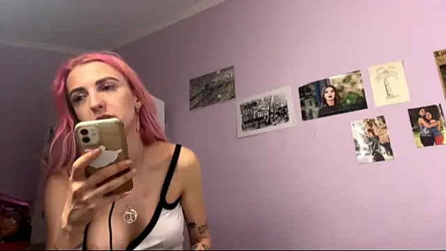 Snapshot of IngridMayer chatting on June 17, 8:32 pm IngridMayer online show from June 17, 8:32 pm