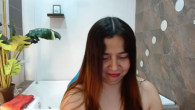 Snapshot of Heidy_Wells chatting on July 2, 12:55 pm Heidy Wells online show from July 2, 12:55 pm
