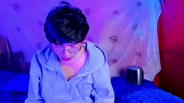 Snapshot of AnggelONfiree chatting on February 16, 9:15 am AnggelONfiree online show from February 16, 9:15 am