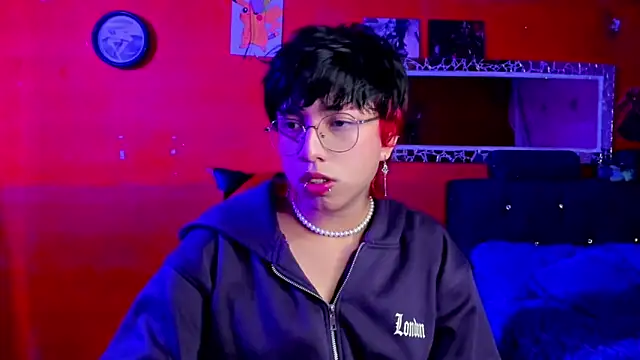 Snapshot of AnggelONfiree chatting on February 23, 6:07 am AnggelONfiree online show from February 23, 6:07 am