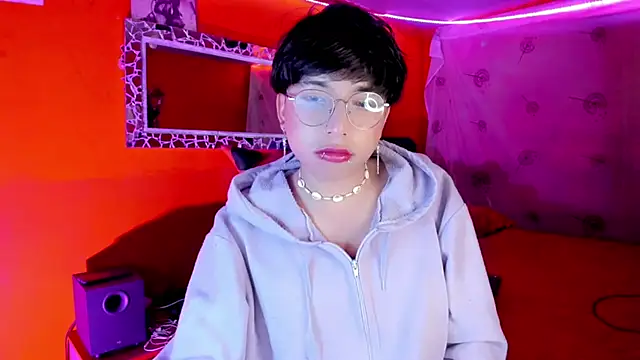 Snapshot of AnggelONfiree chatting on October 8, 4:32 am AnggelONfiree online show from October 8, 4:32 am