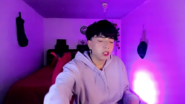 Snapshot of AnggelONfiree chatting on December 21, 8:21 am AnggelONfiree online show from December 21, 8:21 am