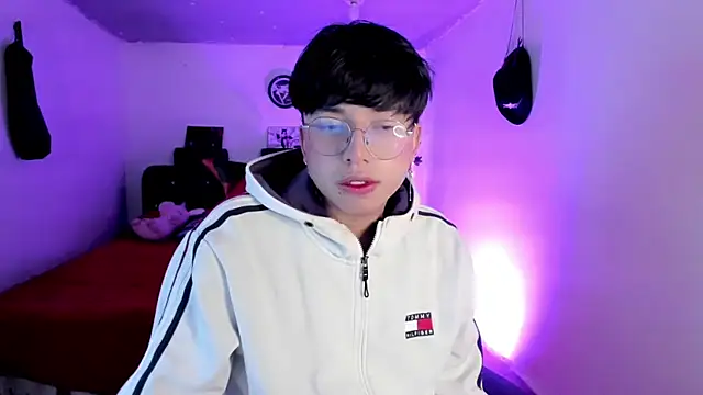 Snapshot of AnggelONfiree chatting on January 8, 1:41 am AnggelONfiree online show from January 8, 1:41 am