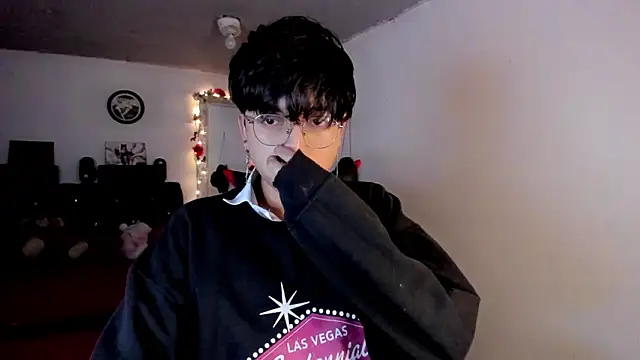 Snapshot of AnggelONfiree chatting on February 3, 7:24 am AnggelONfiree online show from February 3, 7:24 am