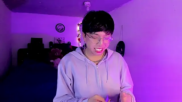 Snapshot of AnggelONfiree chatting on February 22, 5:30 am AnggelONfiree online show from February 22, 5:30 am