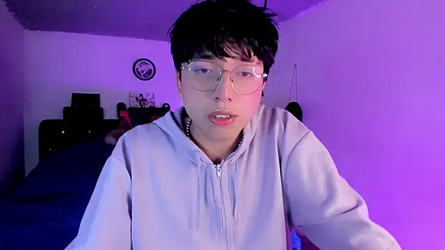 Snapshot of AnggelONfiree chatting on February 23, 2:42 am AnggelONfiree online show from February 23, 2:42 am