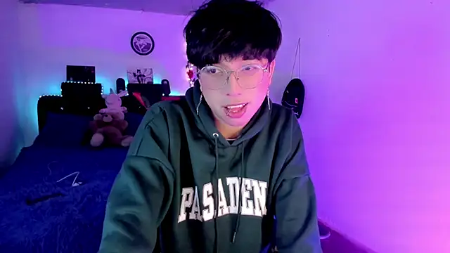 Snapshot of AnggelONfiree chatting on February 27, 4:45 am AnggelONfiree online show from February 27, 4:45 am