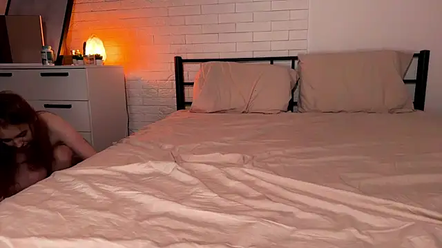 Snapshot of oypo chatting on December 3, 3:22 pm oypo online show from December 3, 3:22 pm