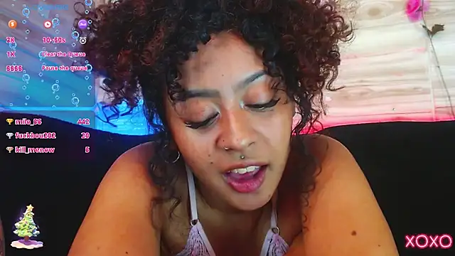 Snapshot of curly_anniz4_ chatting on December 10, 8:51 am curly anniz4 online show from December 10, 8:51 am