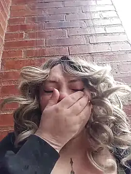 madelaine- online show from February 3, 5:40 pm