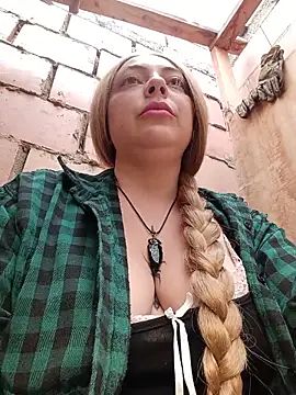 Snapshot of madelaine- chatting on May 29, 4:27 pm madelaine- online show from May 29, 4:27 pm