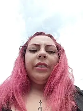 Snapshot of madelaine- chatting on June 5, 6:46 pm madelaine- online show from June 5, 6:46 pm