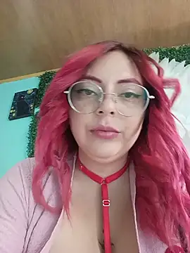 Snapshot of madelaine- chatting on June 18, 6:01 pm madelaine- online show from June 18, 6:01 pm