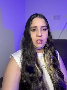 Snapshot of valentina_jonnes1 chatting on November 7, 6:35 am valentina jonnes1 online show from November 7, 6:35 am