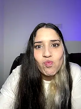 Snapshot of valentina_jonnes1 chatting on January 9, 3:42 am valentina jonnes1 online show from January 9, 3:42 am