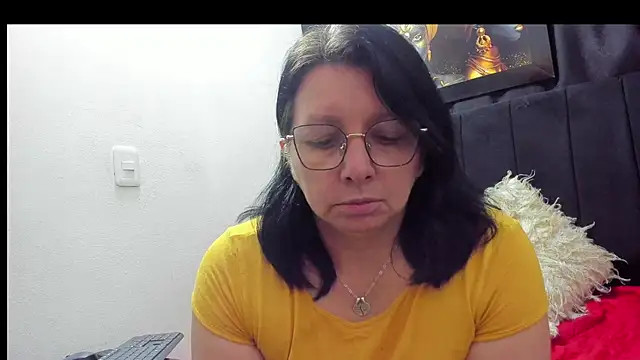 Evaaross 2345 online show from November 19, 9:48 pm