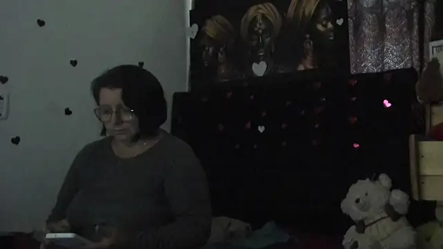 Evaaross 2345 online show from April 30, 12:33 pm