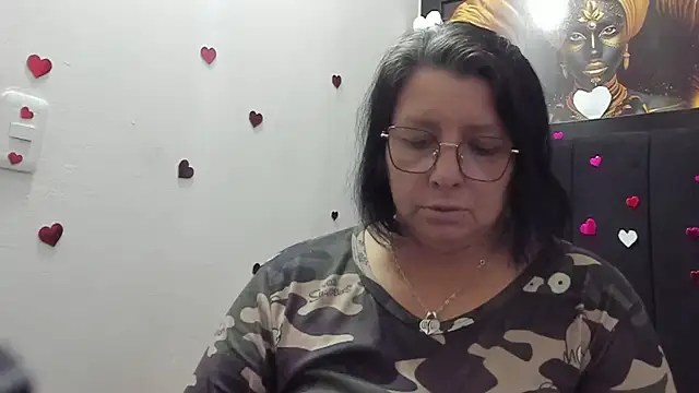 Evaaross 2345 online show from May 6, 6:24 pm