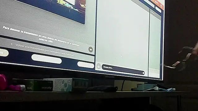 Snapshot of Evaaross_2345 chatting on June 2, 11:23 am Evaaross 2345 online show from June 2, 11:23 am