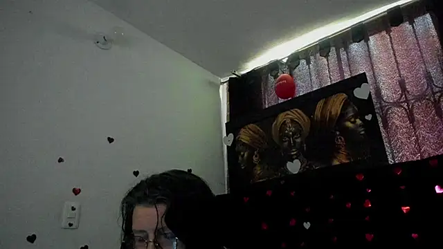 Snapshot of Evaaross_2345 chatting on June 10, 12:48 pm Evaaross 2345 online show from June 10, 12:48 pm