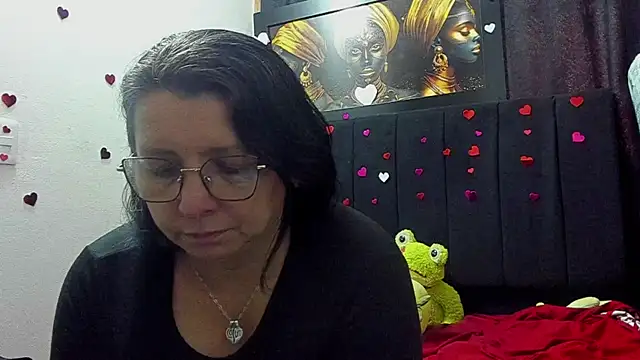 Snapshot of Evaaross_2345 chatting on June 20, 1:03 pm Evaaross 2345 online show from June 20, 1:03 pm