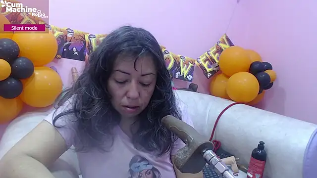 Snapshot of Drool_Sucker chatting on October 29, 12:29 pm Drool Sucker online show from October 29, 12:29 pm